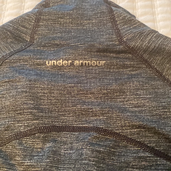 Under armor 1/4 zip pullover fitted woman’s small - Picture 4 of 5